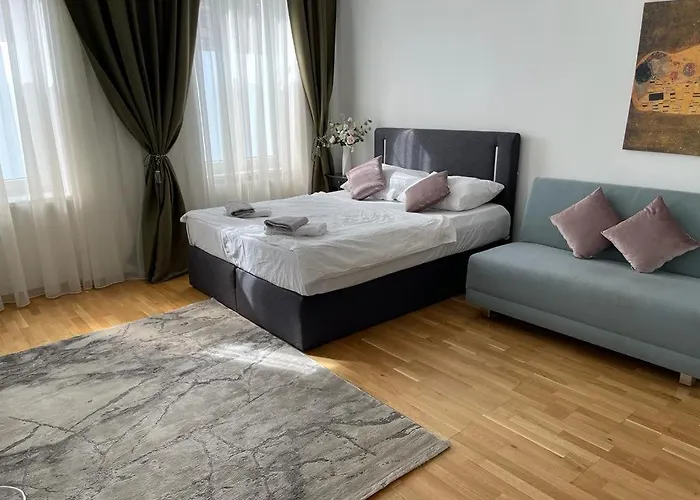 Vienna City Apartment 2